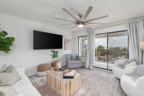 Flachbildfernseher, Stereoanlage