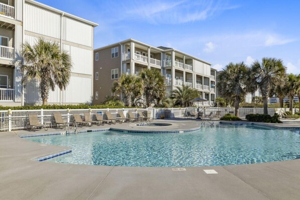 Kolam renang outdoor