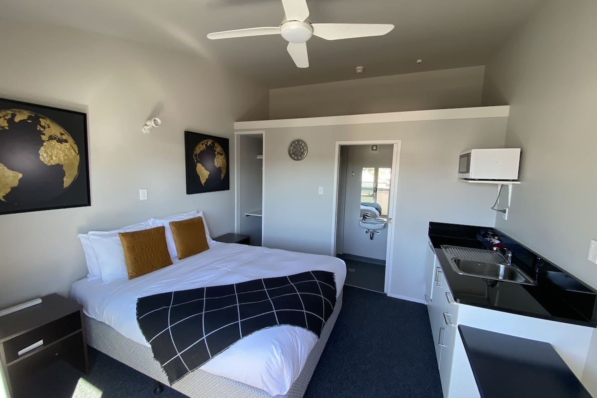 Deluxe tweepersoonskamer, 1 queensize bed, en-suite badkamer | Gratis wifi, beddengoed