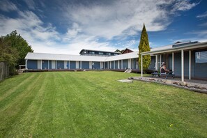 Exterior - LKNZ Lodge & Cafe (Ohakune)
