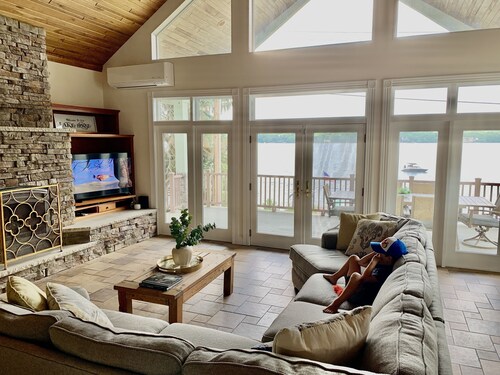 Stunning Keuka Lake House! Kayak, SUP, fish, swim, campfires