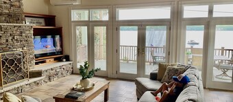 Stunning Keuka Lake House! Kayak, SUP, fish, swim, campfires