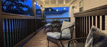 Cottage Haven-cozy, clean, comfortable close to DT