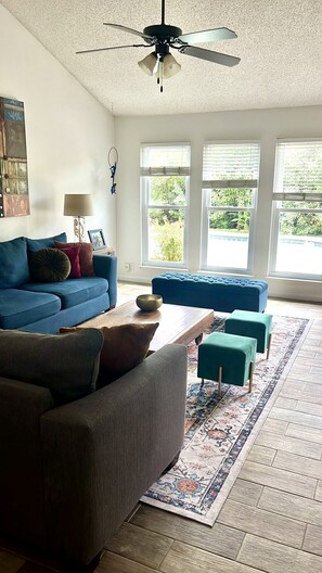 TV, bordtennis og printere