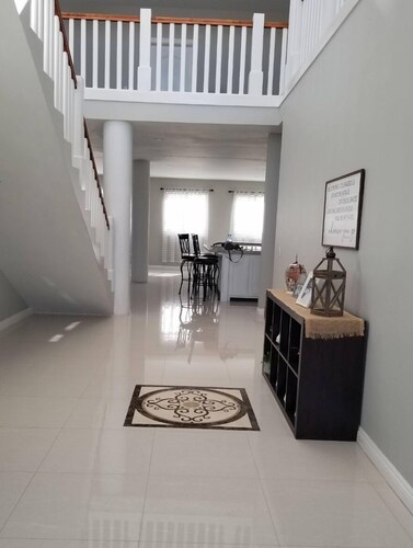 Gated community 5 bedrooms 5 bath