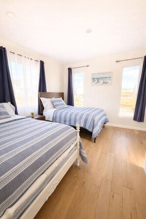 6 bedrooms, free WiFi, bed sheets, wheelchair access