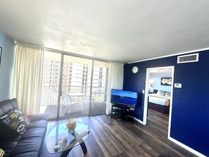 Smart TV, DVD player, table tennis - Spacious 2bedroom/2bath Beach Front Condo (Lahaina)