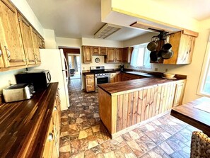Private kitchen - Hole in the Wall Getaway - New Listing! (Cody)