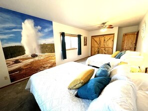 4 bedrooms, WiFi, bed sheets - Hole in the Wall Getaway - New Listing! (Cody)