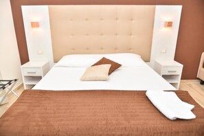 2 bedrooms, internet, bed sheets