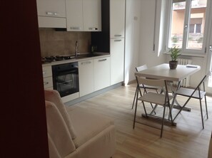 Dining - Your Rhome – Experience Rome in a Bright and Welcoming Space (Roma)