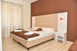 2 bedrooms, internet, bed sheets