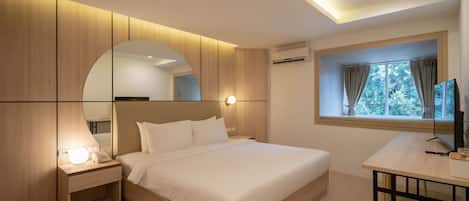 Quarto casal sênior | Roupas de cama premium, escrivaninha, Wi-Fi de cortesia, roupa de cama