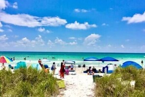 Camastros y toallas de playa 