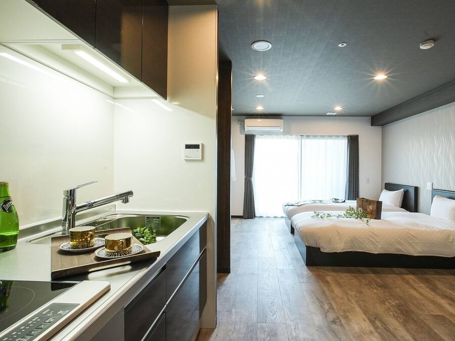 Fridge, microwave, griddle, cookware/dishes/utensils