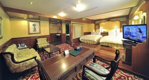 デラックス 4 人部屋 | 防音設備、WiFi (無料)、ベッドシーツ