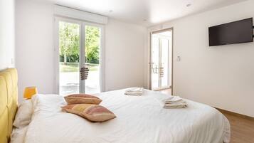 3 chambres, lit parapluie, accès Internet, draps fournis