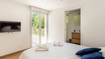 3 chambres, lit parapluie, accès Internet, draps fournis