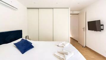 3 slaapkamers, reisbedje, internet, beddengoed