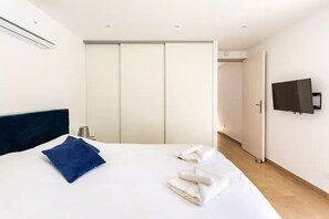 3 bedrooms, soundproofing, travel cot, Internet - La Grignotière Lodge & Spa ★★★★★ -12 min de Disneyland Paris (Crécy-la-Chapelle)