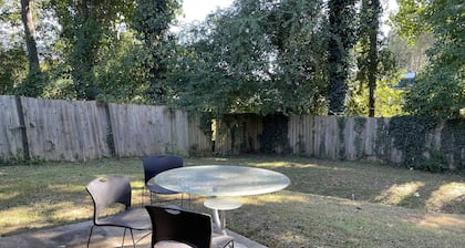 Stone Mountain Getaway: Pet-Friendly, Outdoor Space, Close to Atlanta's Vibrant Scene