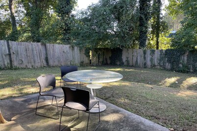 Stone Mountain Getaway: Pet-Friendly, Outdoor Space, Close to Atlanta's Vibrant Scene