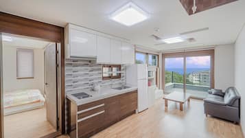 Basic Room, 1 Bedroom (2nadong 201) | 1 bedroom, free WiFi