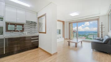 Basic Room, 1 Bedroom (1gadong 102) | 1 bedroom, free WiFi