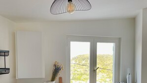 Kaffetrakter/tekoker, kjøleskap, mikrobølgeovn og ovn