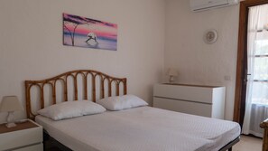 2 bedrooms, iron/ironing board, bed sheets - Three-room apartment in San Teodoro (San Teodoro)