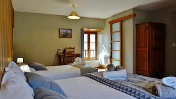 5 slaapkamers, een strijkplank/strijkijzer, wifi, beddengoed