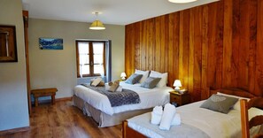 5 slaapkamers, een strijkplank/strijkijzer, wifi, beddengoed