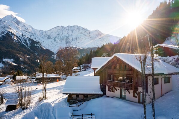 المنشأة من الخارج