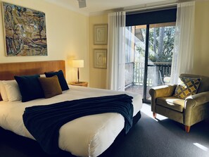 4 bedrooms, WiFi - Trinkeyroo - Unique Cypress Lakes Villa (Pokolbin)