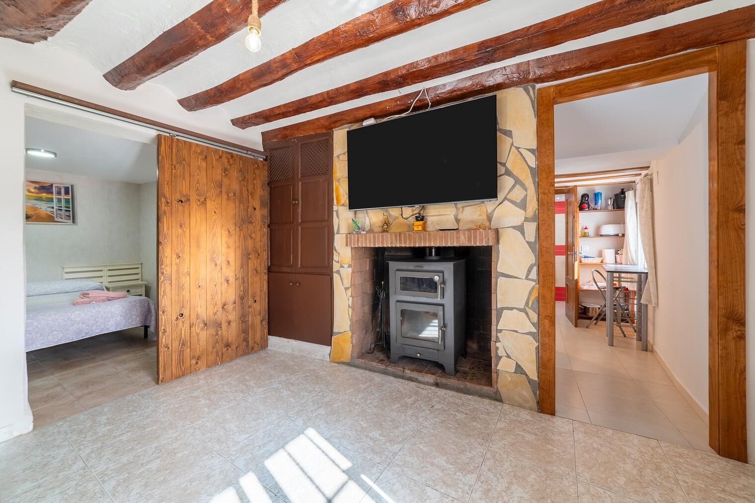 2 makuuhuonetta, työpöytä, silitysrauta/-lauta, ilmainen Wi-Fi