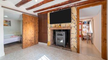 2 dormitoris, escriptori, planxa i posts de planxar i wifi gratuïta