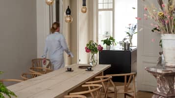 Frokostbuffé hver dag (EUR 25 per person)