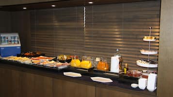 Colazione a buffet inclusa, servita tutte le mattine