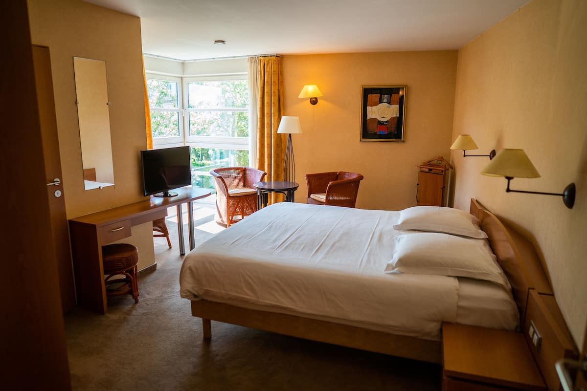 Deluxe tweepersoonskamer | 1 slaapkamer, hypoallergeen beddengoed, een minibar