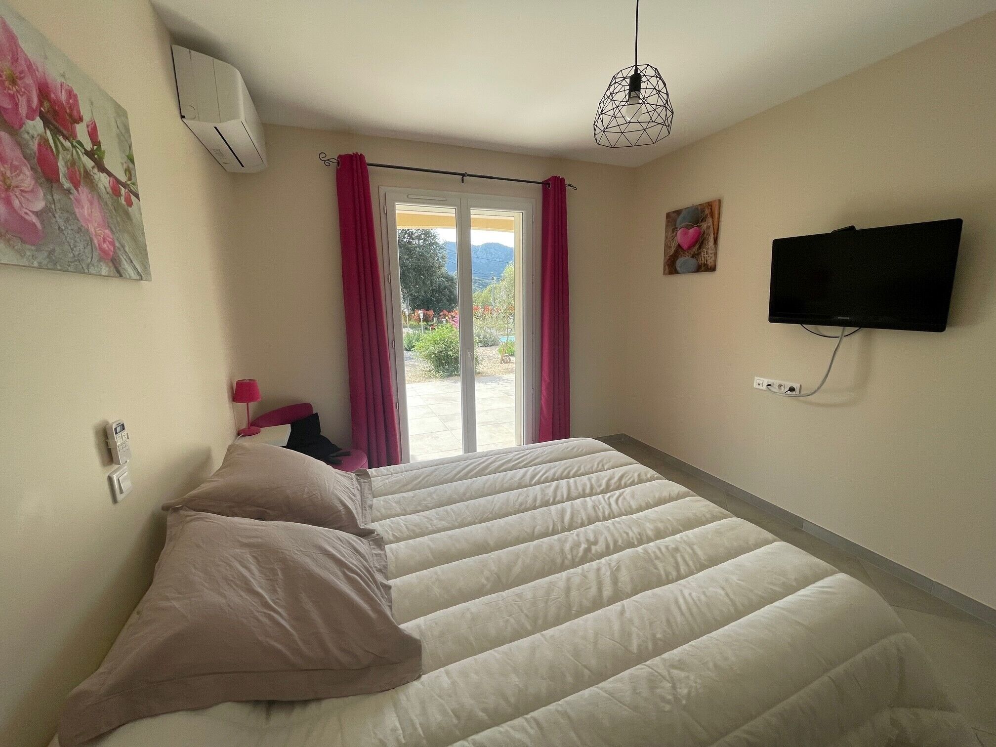 4 slaapkamers, reisbedje, gratis wifi, beddengoed
