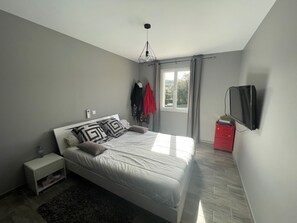 4 bedrooms, travel cot, free WiFi, bed sheets - Villa in the Cévennes (Générargues)