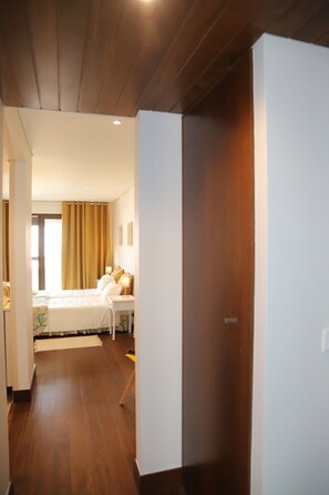 1 Schlafzimmer, Schreibtisch, Bügeleisen/Bügelbrett, Reisekinderbett