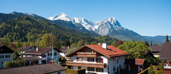Exterior - Vacation apartment Alpennest in Garmisch-Partenkirchen, Bavaria (Garmisch-Partenkirchen)
