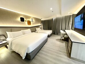 Amethyst One Bed Room Executive Suite | Seprai premium, bantalan ekstra lembut, dan brankas