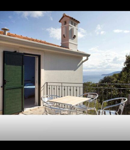 Studio apartment with the balcony and  seaview in a picturesque town