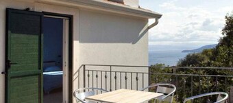Studio apartment with the balcony and  seaview in a picturesque town
