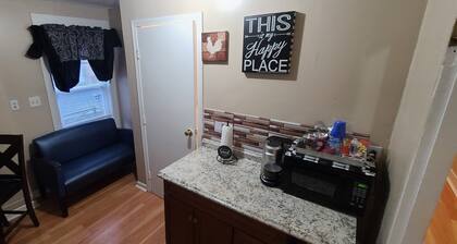 Spacious 3rd floor 2bedroom apartment