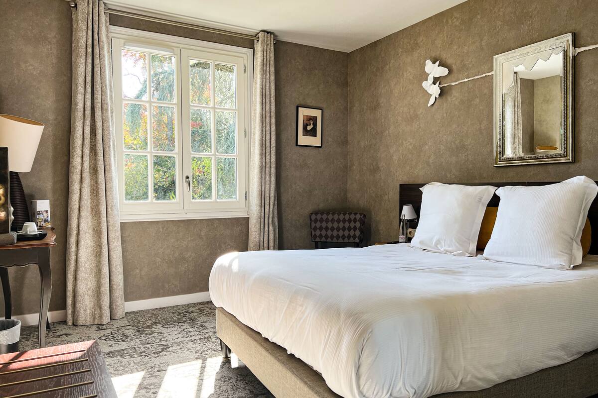 double room | free wifi, bed sheets