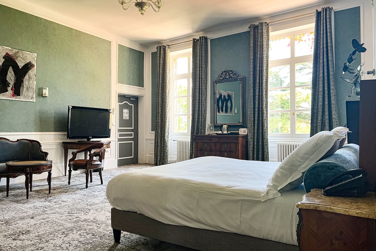 quadruple room | free wifi, bed sheets