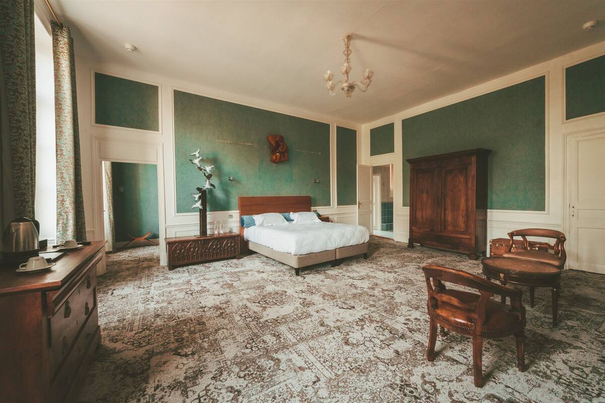 quadruple room | free wifi, bed sheets